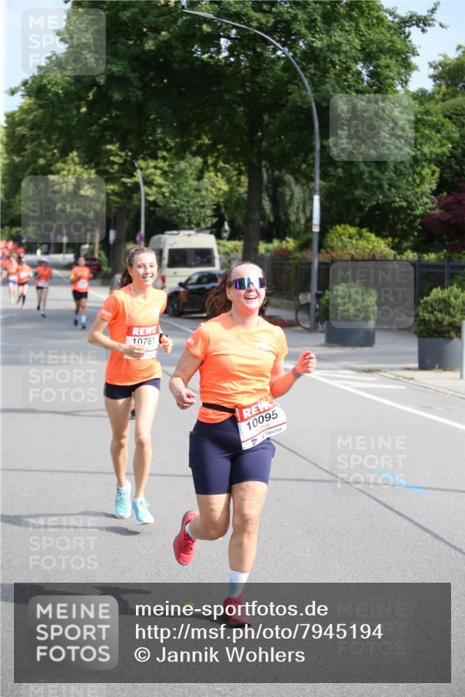 15.06.2025 - REWE Women's Run Jannik Wohlers http://msf.ph/oto/7945194 15.06.2025 09:44:09 Laufen 10781, 10095 meine-sportfotos.de