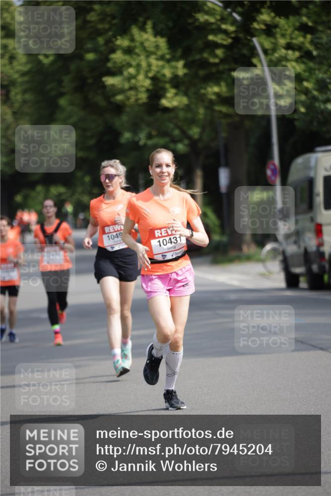 15.06.2025 - REWE Women's Run Jannik Wohlers http://msf.ph/oto/7945204 15.06.2025 08:48:06 Laufen 1049, 10431 meine-sportfotos.de