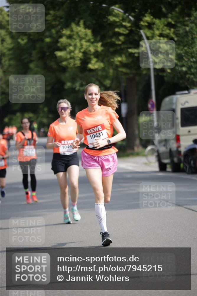 15.06.2025 - REWE Women's Run Jannik Wohlers http://msf.ph/oto/7945215 15.06.2025 08:48:06 Laufen 10431, 1049 meine-sportfotos.de
