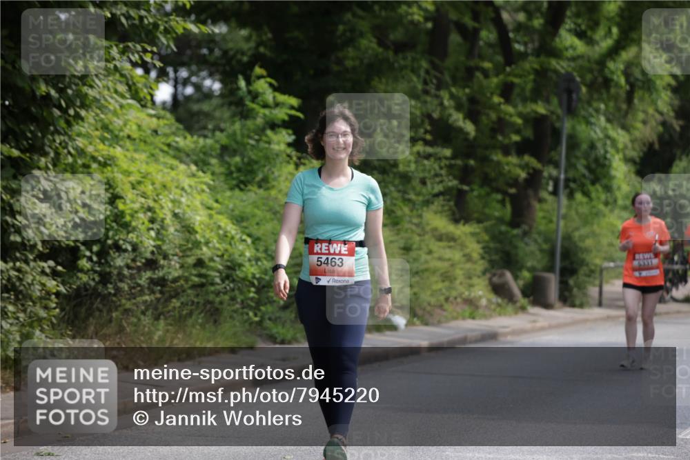 15.06.2025 - REWE Women's Run Jannik Wohlers http://msf.ph/oto/7945220 15.06.2025 10:18:30 Laufen 5463, 6331 meine-sportfotos.de