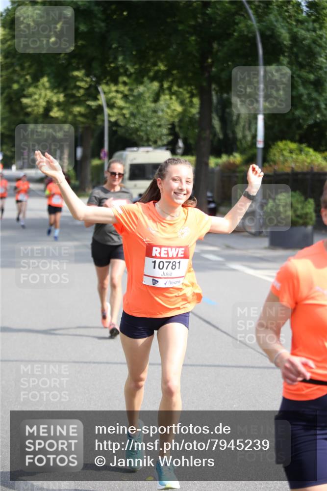15.06.2025 - REWE Women's Run Jannik Wohlers http://msf.ph/oto/7945239 15.06.2025 09:44:10 Laufen 10781 meine-sportfotos.de