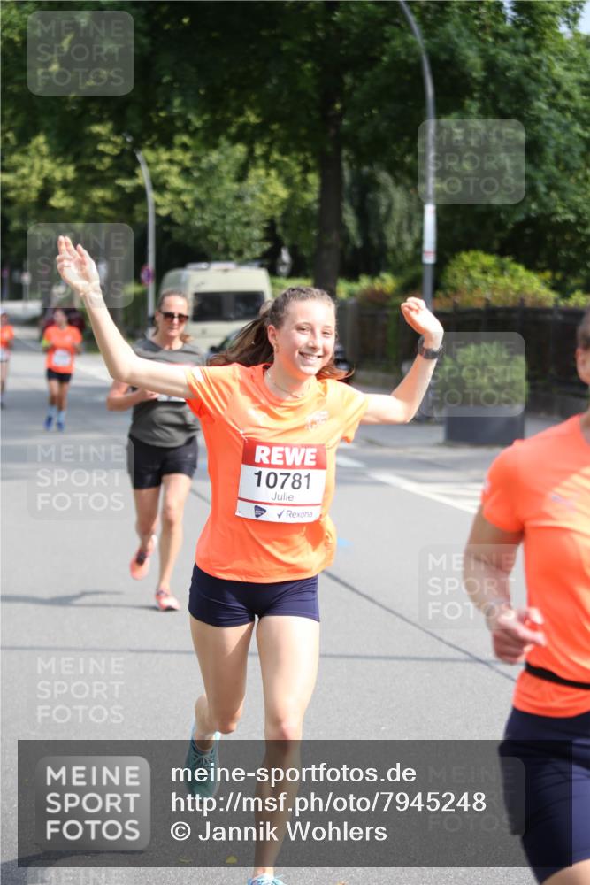 15.06.2025 - REWE Women's Run Jannik Wohlers http://msf.ph/oto/7945248 15.06.2025 09:44:10 Laufen 10781 meine-sportfotos.de