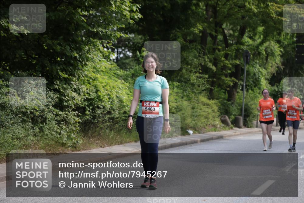 15.06.2025 - REWE Women's Run Jannik Wohlers http://msf.ph/oto/7945267 15.06.2025 10:18:31 Laufen 5463, 5331, 5312 meine-sportfotos.de