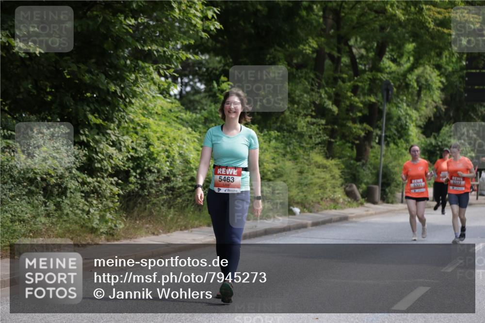 15.06.2025 - REWE Women's Run Jannik Wohlers http://msf.ph/oto/7945273 15.06.2025 10:18:31 Laufen 5463, 6331, 6312 meine-sportfotos.de