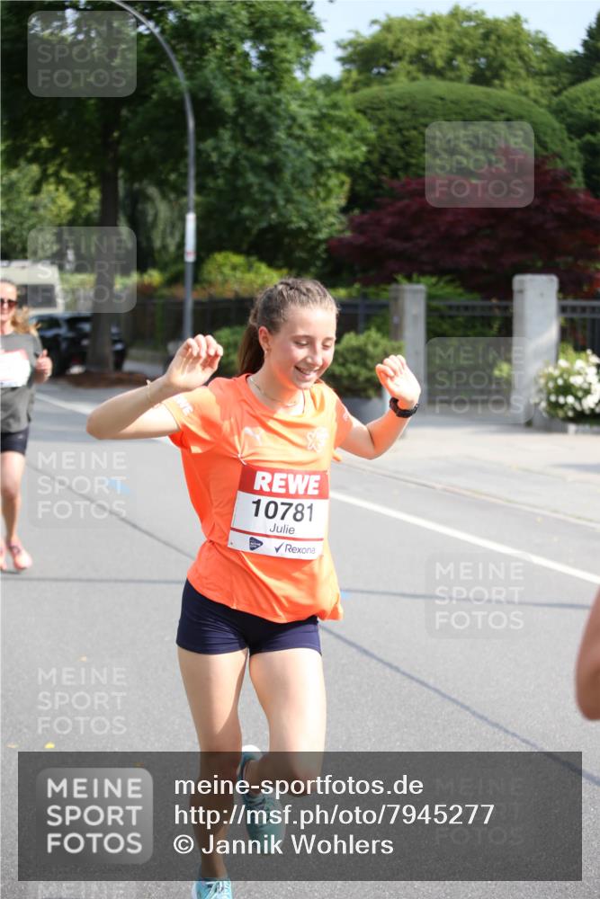 15.06.2025 - REWE Women's Run Jannik Wohlers http://msf.ph/oto/7945277 15.06.2025 09:44:10 Laufen 10781 meine-sportfotos.de
