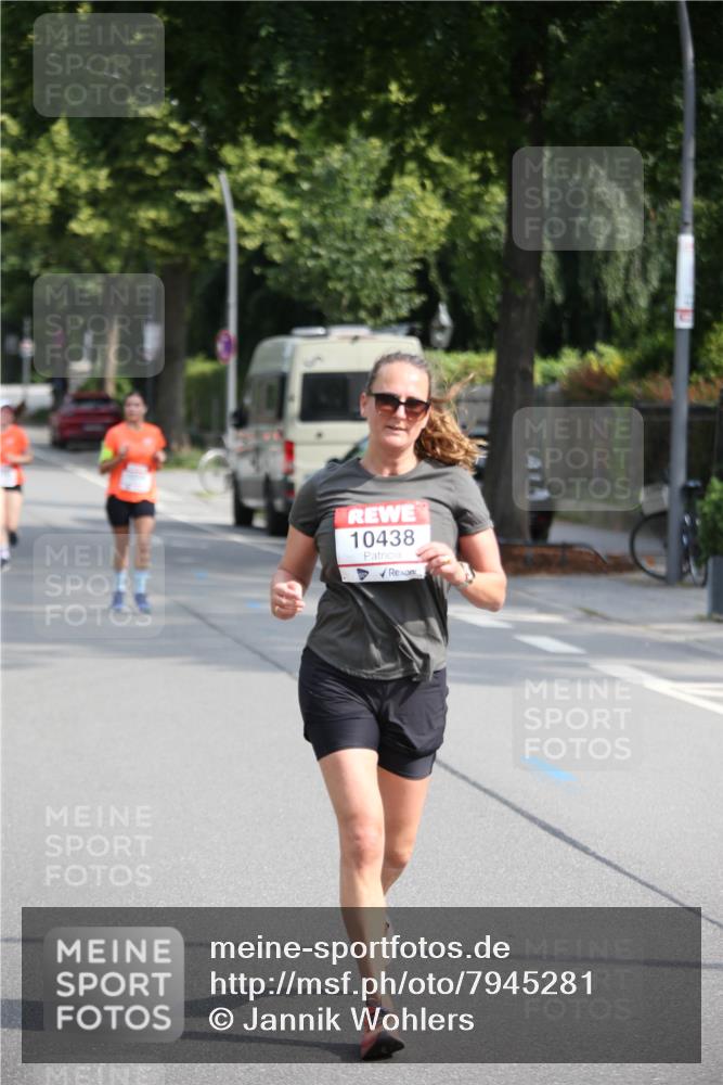 15.06.2025 - REWE Women's Run Jannik Wohlers http://msf.ph/oto/7945281 15.06.2025 09:44:11 Laufen 10438 meine-sportfotos.de