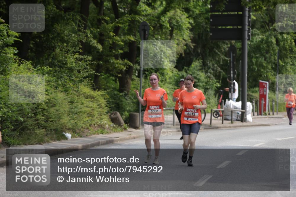 15.06.2025 - REWE Women's Run Jannik Wohlers http://msf.ph/oto/7945292 15.06.2025 10:18:32 Laufen 5331, 5312 meine-sportfotos.de