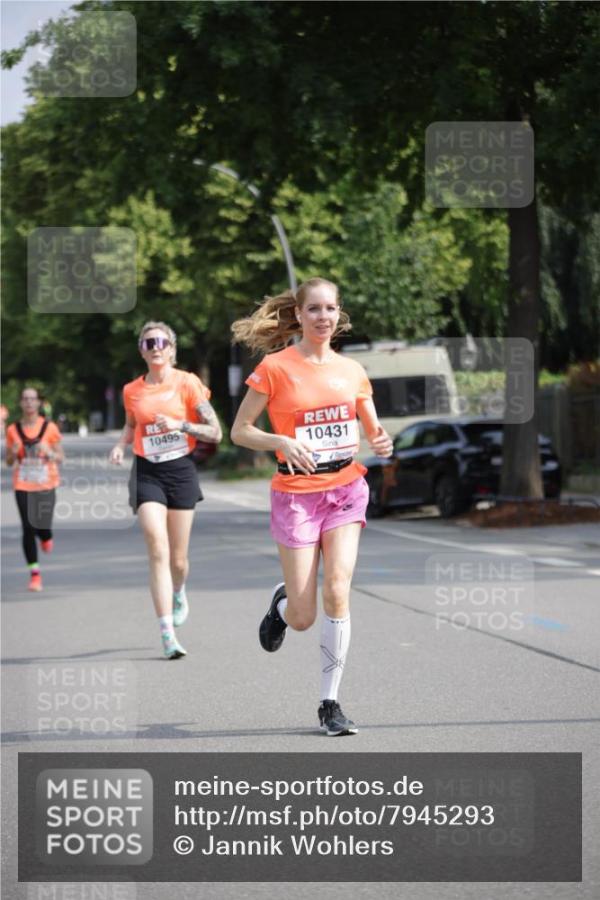 15.06.2025 - REWE Women's Run Jannik Wohlers http://msf.ph/oto/7945293 15.06.2025 08:48:07 Laufen 10495, 10431 meine-sportfotos.de