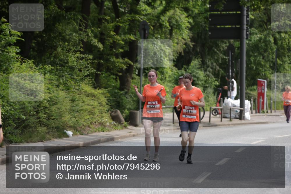 15.06.2025 - REWE Women's Run Jannik Wohlers http://msf.ph/oto/7945296 15.06.2025 10:18:32 Laufen 5331, 5312 meine-sportfotos.de