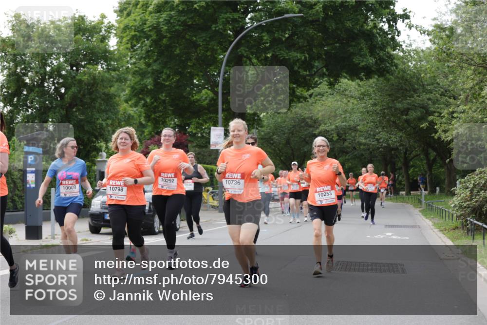 15.06.2025 - REWE Women's Run Jannik Wohlers http://msf.ph/oto/7945300 15.06.2025 08:29:41 Laufen 10292, 10736, 10009, 10798, 10253 meine-sportfotos.de
