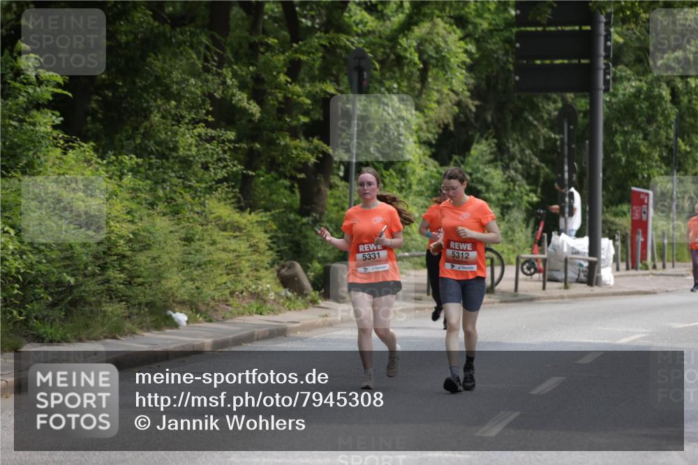 15.06.2025 - REWE Women's Run Jannik Wohlers http://msf.ph/oto/7945308 15.06.2025 10:18:32 Laufen 5331, 5312 meine-sportfotos.de
