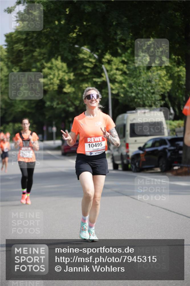 15.06.2025 - REWE Women's Run Jannik Wohlers http://msf.ph/oto/7945315 15.06.2025 08:48:08 Laufen 10495 meine-sportfotos.de