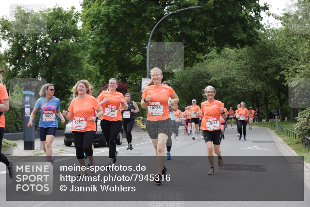 15.06.2025 - REWE Women's Run Jannik Wohlers http://msf.ph/oto/7945316 15.06.2025 08:29:41 Laufen 10009, 10798, 10292, 10536, 10736, 10253 meine-sportfotos.de
