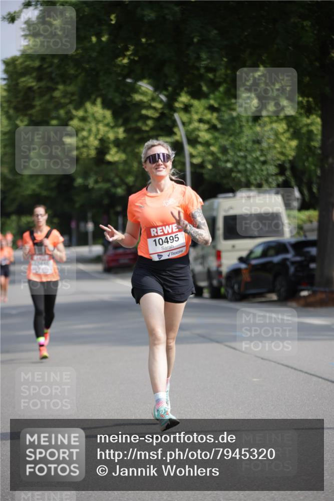15.06.2025 - REWE Women's Run Jannik Wohlers http://msf.ph/oto/7945320 15.06.2025 08:48:09 Laufen 10495 meine-sportfotos.de