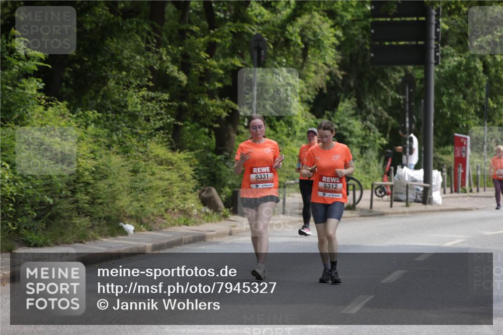 15.06.2025 - REWE Women's Run Jannik Wohlers http://msf.ph/oto/7945327 15.06.2025 10:18:32 Laufen 5331, 5312 meine-sportfotos.de
