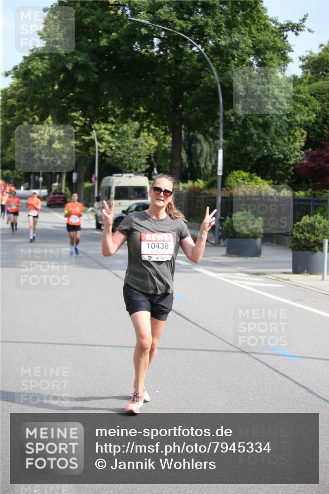 15.06.2025 - REWE Women's Run Jannik Wohlers http://msf.ph/oto/7945334 15.06.2025 09:44:11 Laufen 10438 meine-sportfotos.de
