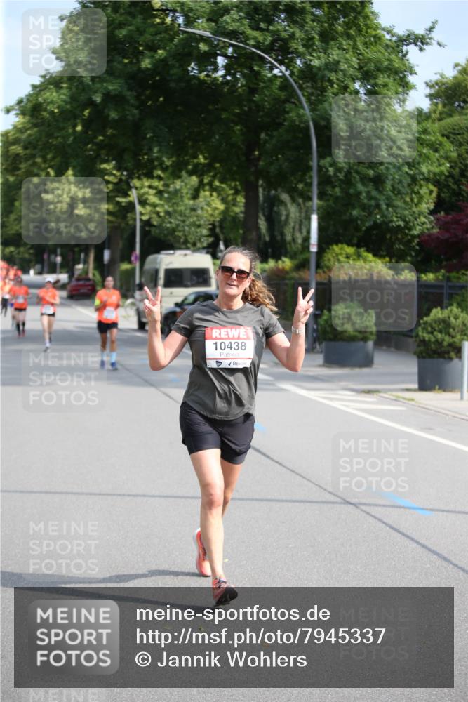 15.06.2025 - REWE Women's Run Jannik Wohlers http://msf.ph/oto/7945337 15.06.2025 09:44:11 Laufen 10438 meine-sportfotos.de