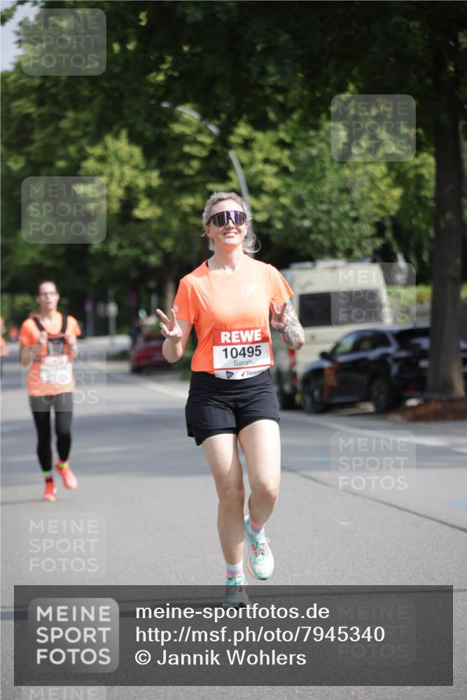 15.06.2025 - REWE Women's Run Jannik Wohlers http://msf.ph/oto/7945340 15.06.2025 08:48:09 Laufen 10495 meine-sportfotos.de