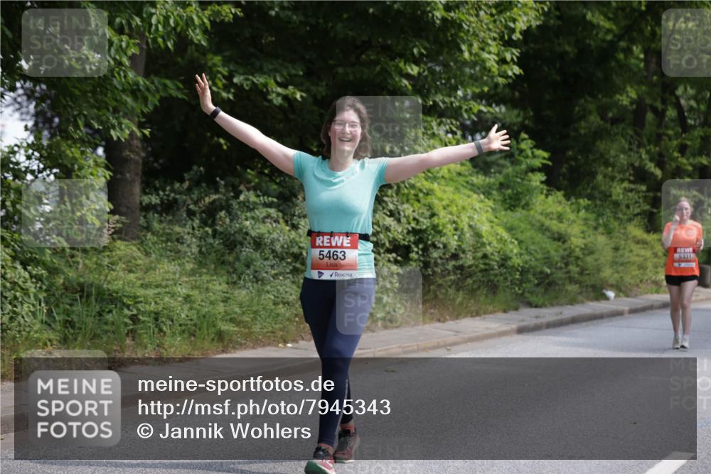15.06.2025 - REWE Women's Run Jannik Wohlers http://msf.ph/oto/7945343 15.06.2025 10:18:34 Laufen 5463, 6331 meine-sportfotos.de