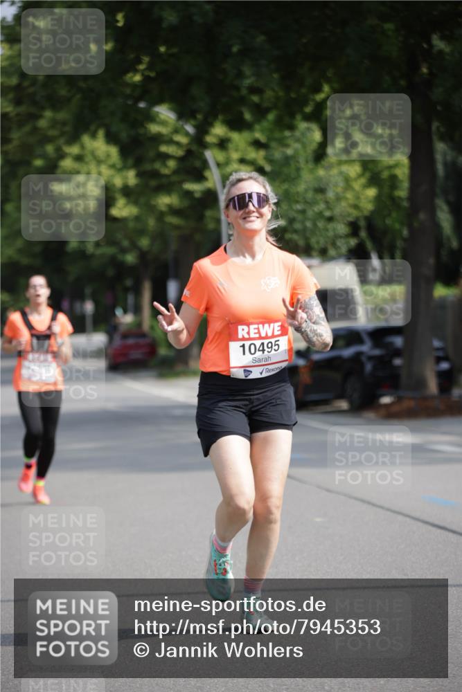 15.06.2025 - REWE Women's Run Jannik Wohlers http://msf.ph/oto/7945353 15.06.2025 08:48:09 Laufen 10495 meine-sportfotos.de