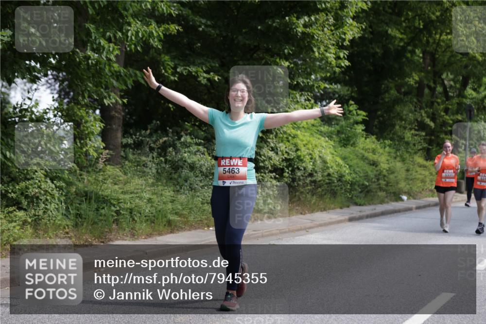 15.06.2025 - REWE Women's Run Jannik Wohlers http://msf.ph/oto/7945355 15.06.2025 10:18:34 Laufen 5463, 5331, 531 meine-sportfotos.de