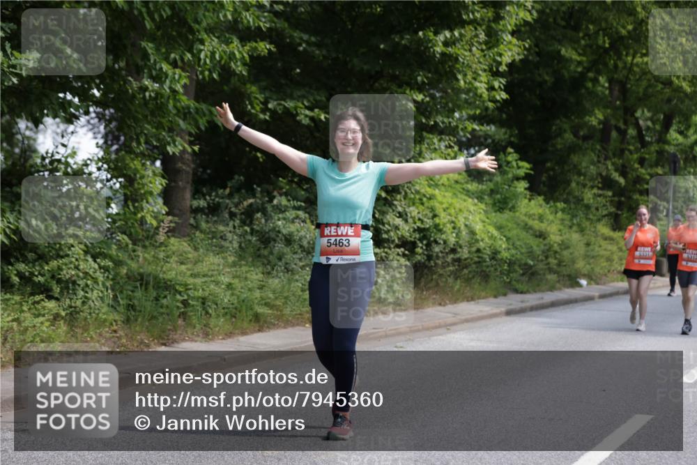 15.06.2025 - REWE Women's Run Jannik Wohlers http://msf.ph/oto/7945360 15.06.2025 10:18:34 Laufen 5463, 6991, 6312 meine-sportfotos.de