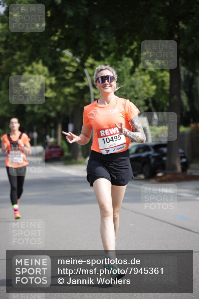 15.06.2025 - REWE Women's Run Jannik Wohlers http://msf.ph/oto/7945361 15.06.2025 08:48:09 Laufen 10495 meine-sportfotos.de