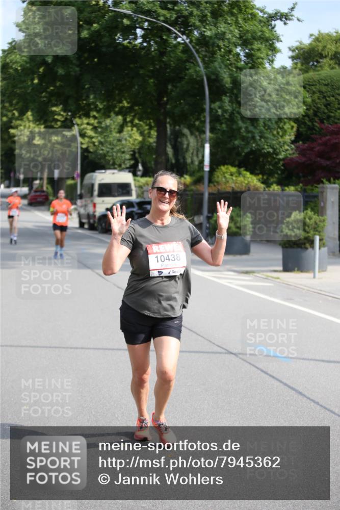 15.06.2025 - REWE Women's Run Jannik Wohlers http://msf.ph/oto/7945362 15.06.2025 09:44:12 Laufen 10438 meine-sportfotos.de