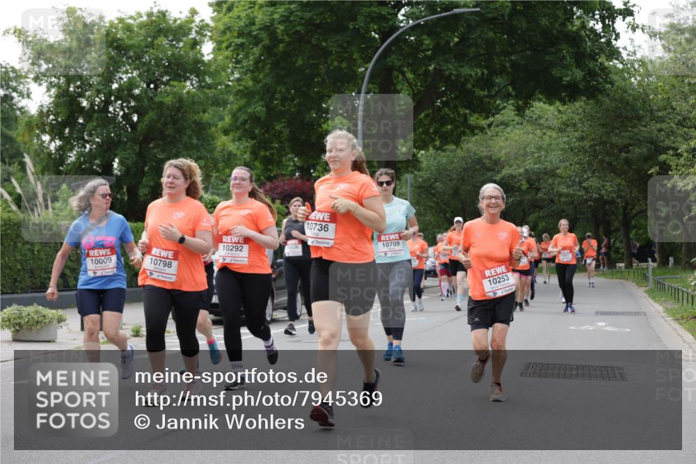 15.06.2025 - REWE Women's Run Jannik Wohlers http://msf.ph/oto/7945369 15.06.2025 08:29:41 Laufen 10009, 10798, 10736, 10292, 10536, 10709, 10253, 10817 meine-sportfotos.de