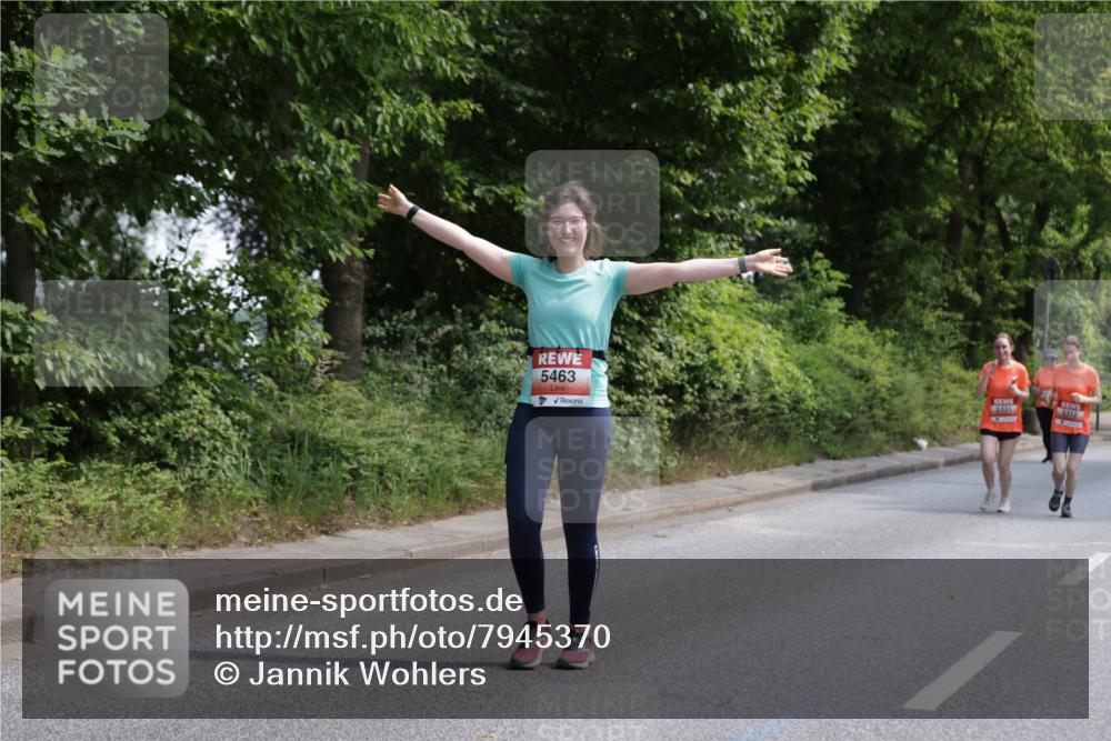15.06.2025 - REWE Women's Run Jannik Wohlers http://msf.ph/oto/7945370 15.06.2025 10:18:34 Laufen 5463, 5331, 5312 meine-sportfotos.de