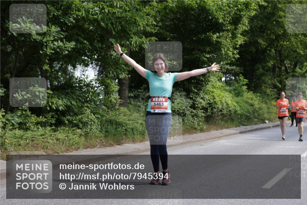 15.06.2025 - REWE Women's Run Jannik Wohlers http://msf.ph/oto/7945394 15.06.2025 10:18:35 Laufen 5463, 6331, 5312 meine-sportfotos.de