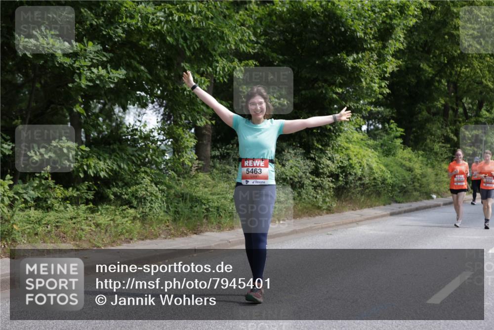 15.06.2025 - REWE Women's Run Jannik Wohlers http://msf.ph/oto/7945401 15.06.2025 10:18:35 Laufen 5463, 5331, 5312 meine-sportfotos.de