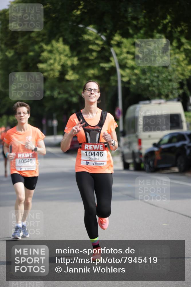 15.06.2025 - REWE Women's Run Jannik Wohlers http://msf.ph/oto/7945419 15.06.2025 08:48:11 Laufen 10549, 10446 meine-sportfotos.de