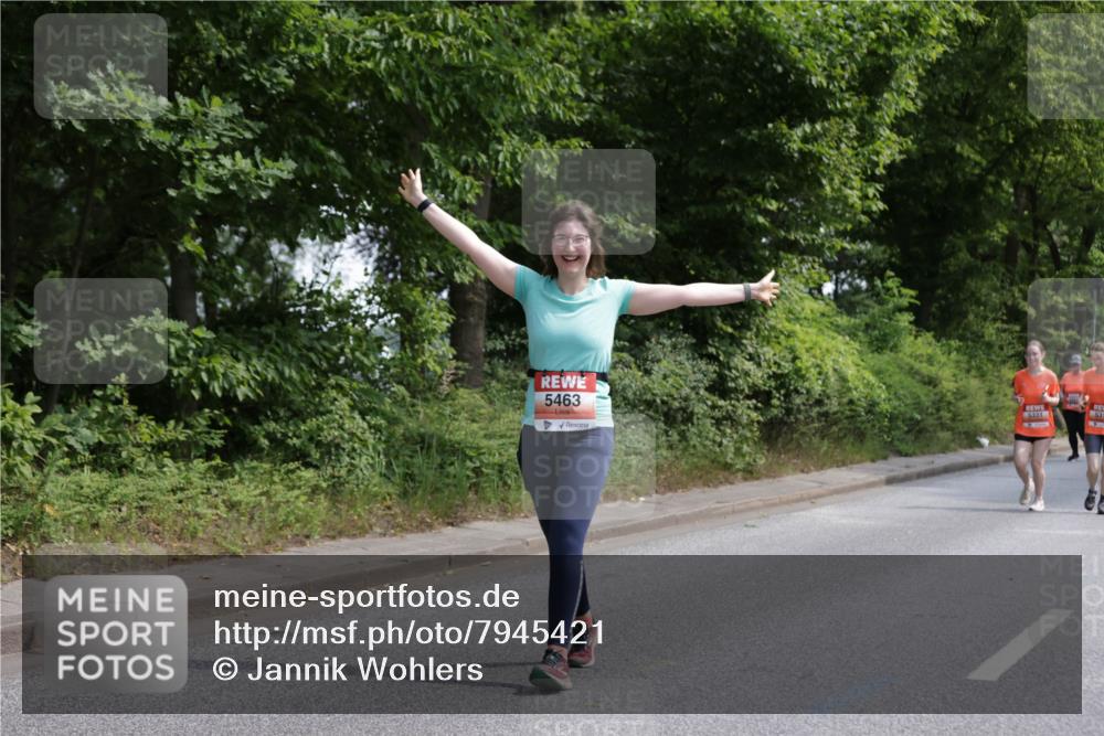 15.06.2025 - REWE Women's Run Jannik Wohlers http://msf.ph/oto/7945421 15.06.2025 10:18:35 Laufen 5463, 6331 meine-sportfotos.de
