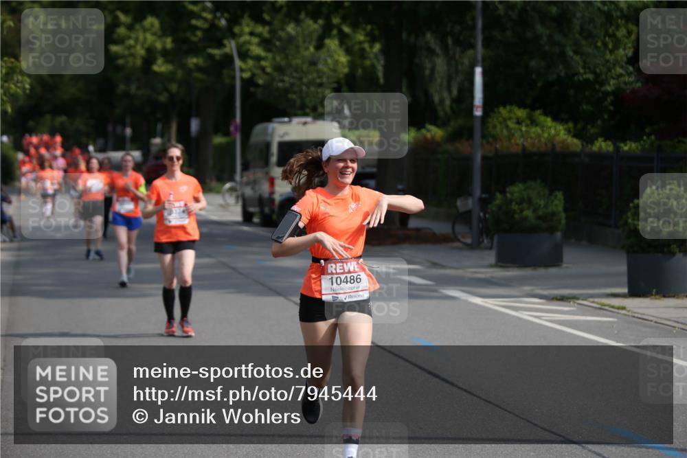 15.06.2025 - REWE Women's Run Jannik Wohlers http://msf.ph/oto/7945444 15.06.2025 09:44:20 Laufen 10486 meine-sportfotos.de