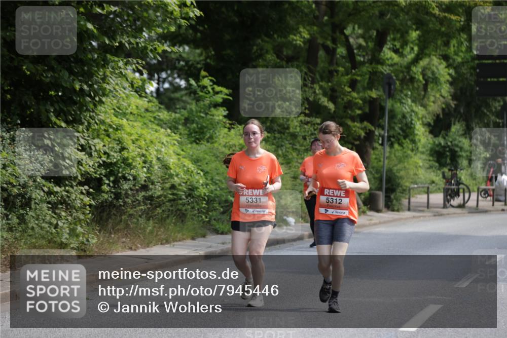 15.06.2025 - REWE Women's Run Jannik Wohlers http://msf.ph/oto/7945446 15.06.2025 10:18:37 Laufen 5331, 5312 meine-sportfotos.de
