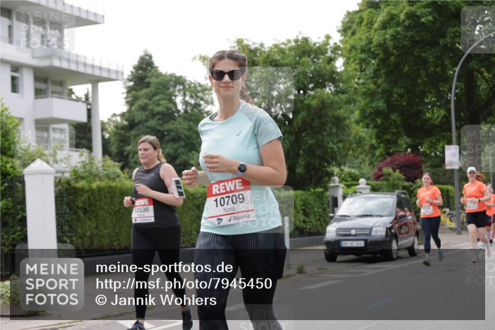 15.06.2025 - REWE Women's Run Jannik Wohlers http://msf.ph/oto/7945450 15.06.2025 08:29:44 Laufen 10536, 10709, 1043 meine-sportfotos.de