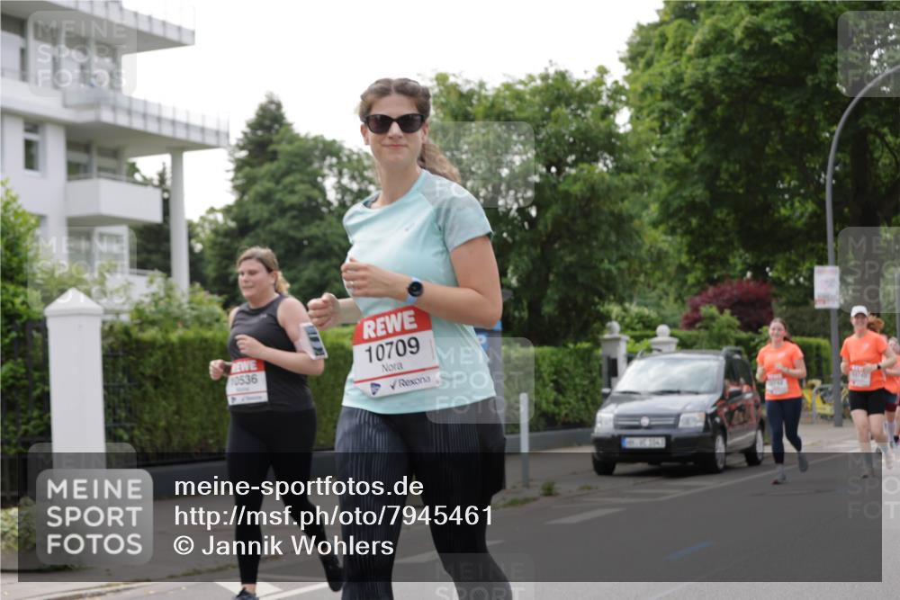 15.06.2025 - REWE Women's Run Jannik Wohlers http://msf.ph/oto/7945461 15.06.2025 08:29:45 Laufen 10536, 10709 meine-sportfotos.de
