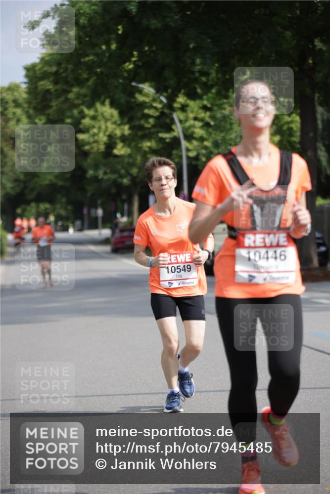 15.06.2025 - REWE Women's Run Jannik Wohlers http://msf.ph/oto/7945485 15.06.2025 08:48:13 Laufen 10549, 10446 meine-sportfotos.de