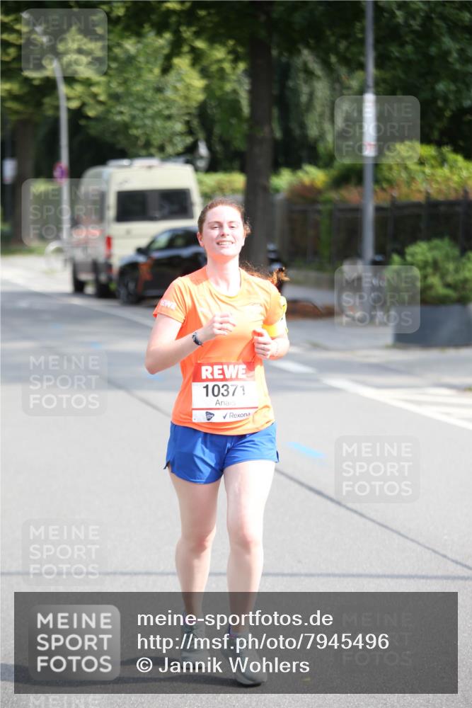 15.06.2025 - REWE Women's Run Jannik Wohlers http://msf.ph/oto/7945496 15.06.2025 09:44:26 Laufen 10371 meine-sportfotos.de