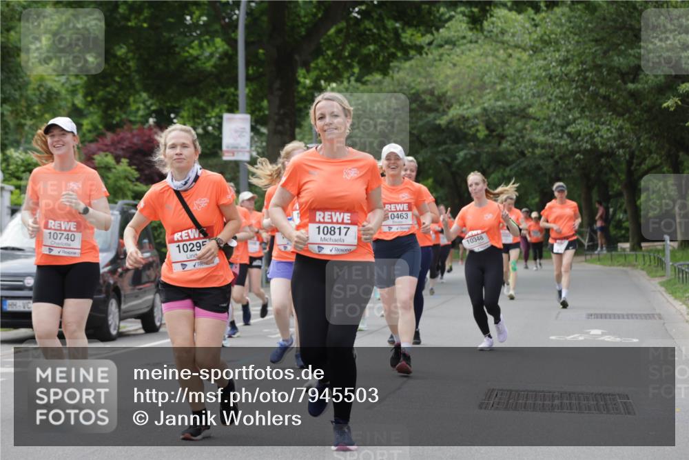 15.06.2025 - REWE Women's Run Jannik Wohlers http://msf.ph/oto/7945503 15.06.2025 08:29:47 Laufen 10740, 10295, 10817, 0463, 10348 meine-sportfotos.de