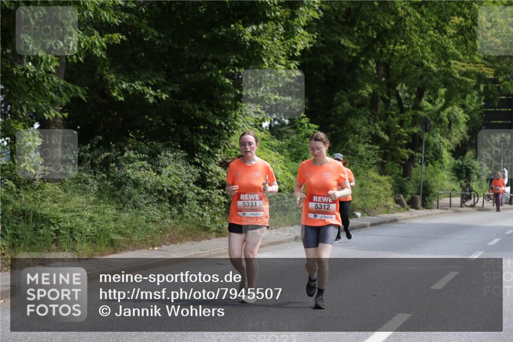 15.06.2025 - REWE Women's Run Jannik Wohlers http://msf.ph/oto/7945507 15.06.2025 10:18:39 Laufen 5331, 5312 meine-sportfotos.de