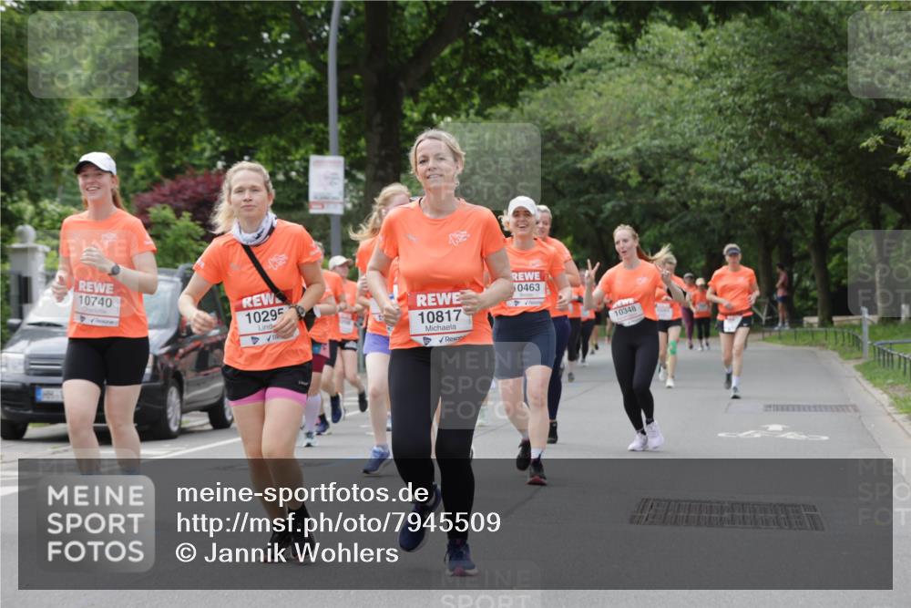 15.06.2025 - REWE Women's Run Jannik Wohlers http://msf.ph/oto/7945509 15.06.2025 08:29:47 Laufen 10740, 10295, 10817, 0463, 10348 meine-sportfotos.de