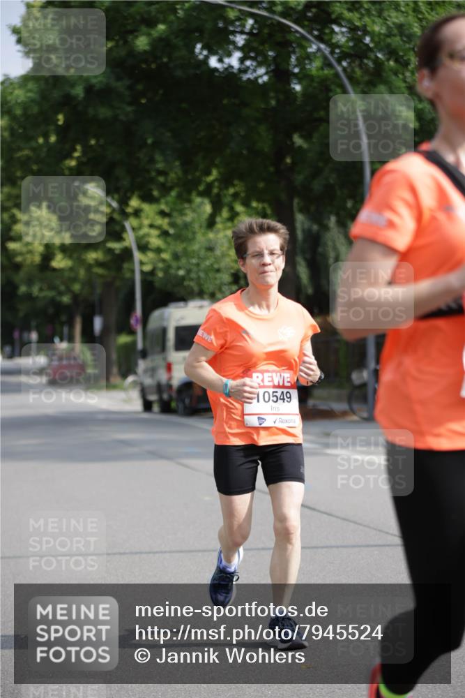 15.06.2025 - REWE Women's Run Jannik Wohlers http://msf.ph/oto/7945524 15.06.2025 08:48:14 Laufen 10549 meine-sportfotos.de