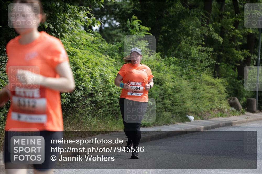 15.06.2025 - REWE Women's Run Jannik Wohlers http://msf.ph/oto/7945536 15.06.2025 10:18:41 Laufen 4312, 5664 meine-sportfotos.de