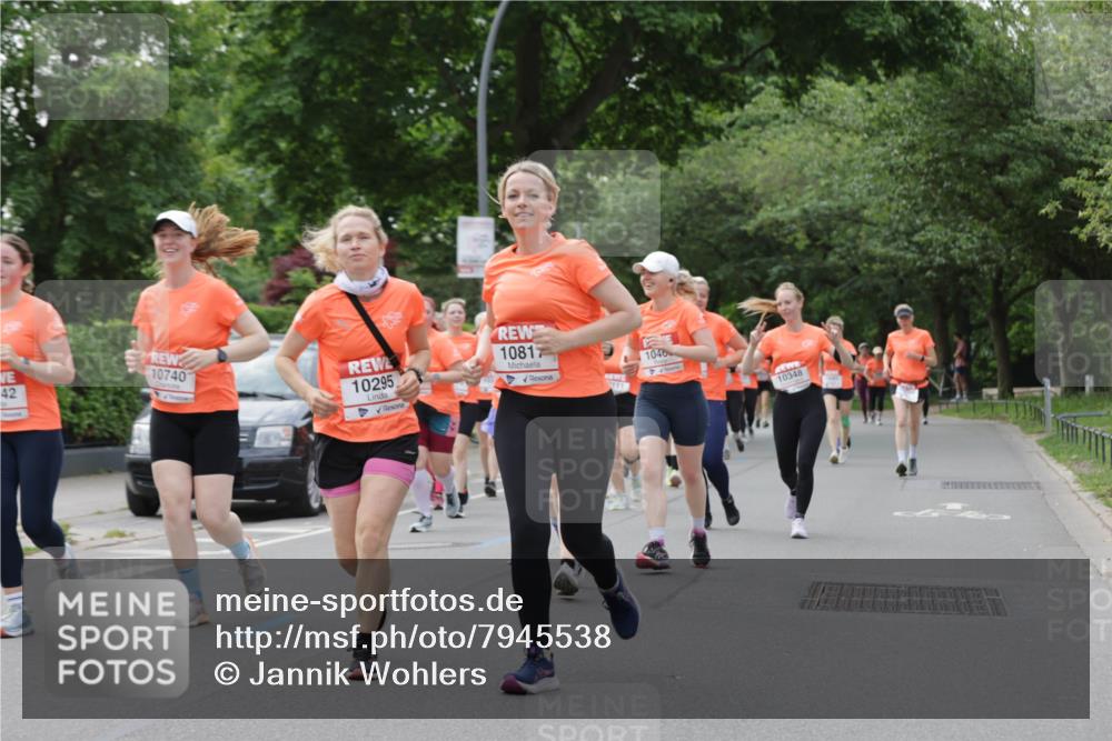 15.06.2025 - REWE Women's Run Jannik Wohlers http://msf.ph/oto/7945538 15.06.2025 08:29:47 Laufen 42, 107401, 10295, 10817, 1046, 111, 10348 meine-sportfotos.de