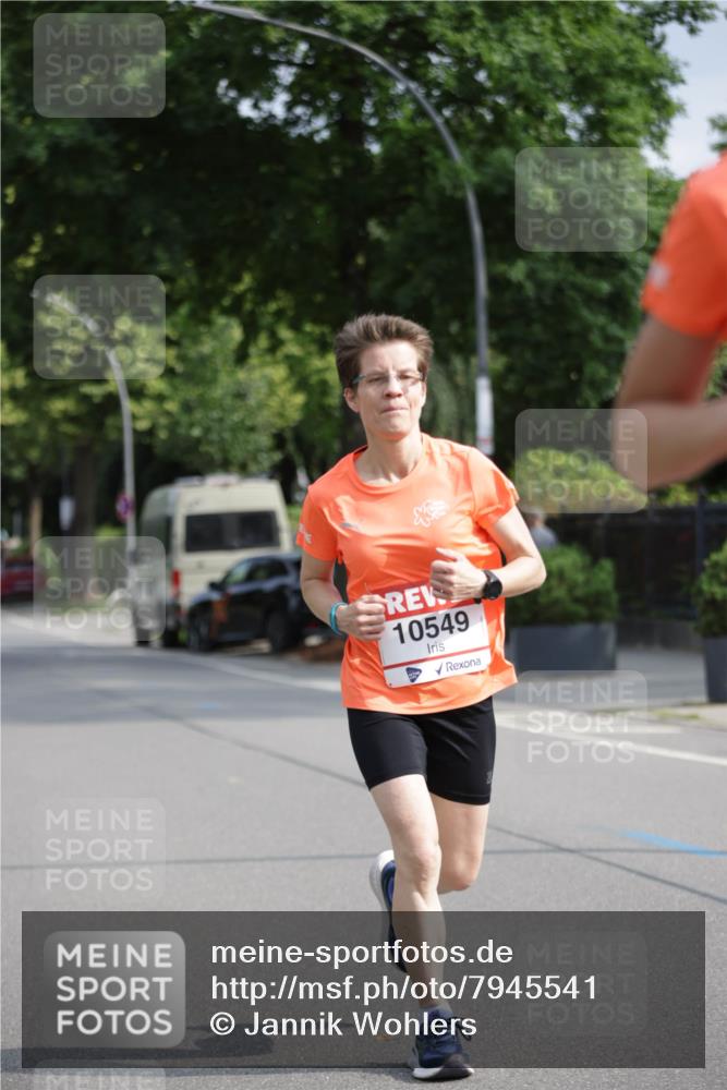 15.06.2025 - REWE Women's Run Jannik Wohlers http://msf.ph/oto/7945541 15.06.2025 08:48:14 Laufen 10549 meine-sportfotos.de