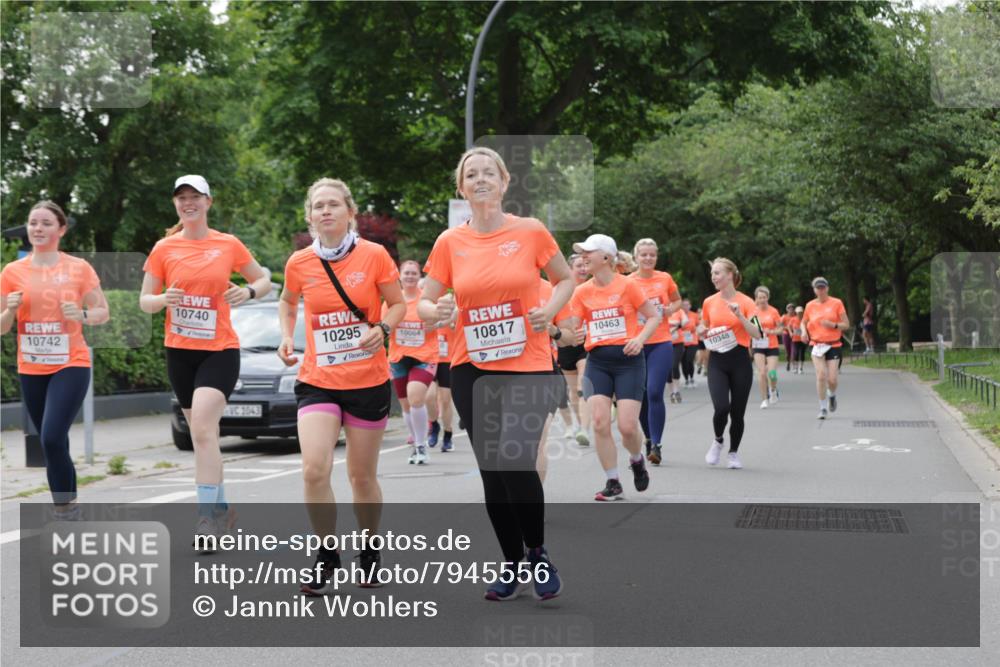 15.06.2025 - REWE Women's Run Jannik Wohlers http://msf.ph/oto/7945556 15.06.2025 08:29:48 Laufen 10740, 10742, 10295, 10064, 10817, 10463, 68, 10348 meine-sportfotos.de
