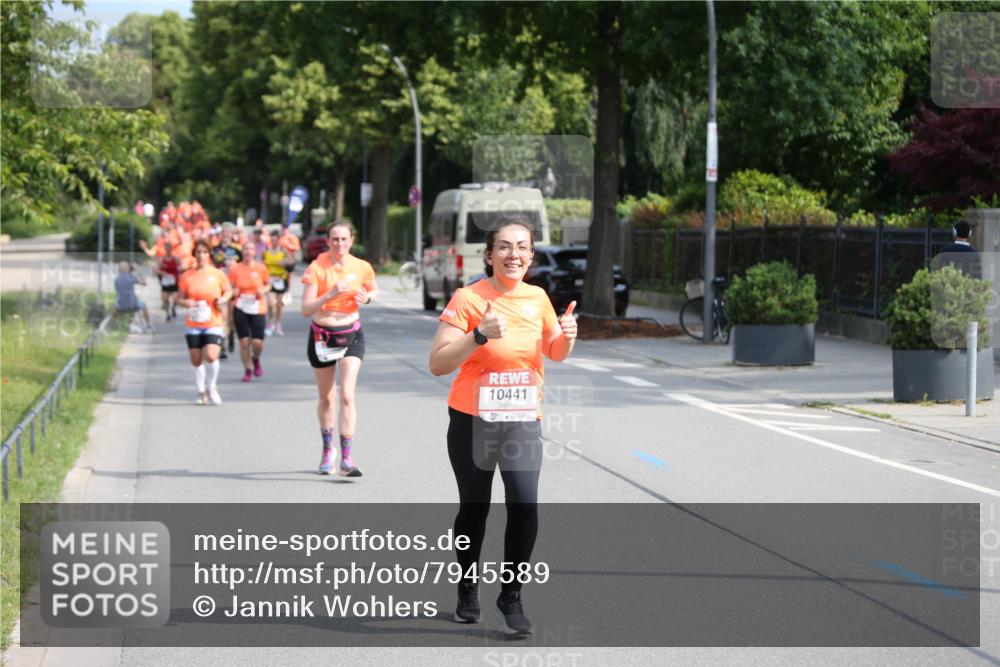 15.06.2025 - REWE Women's Run Jannik Wohlers http://msf.ph/oto/7945589 15.06.2025 09:44:31 Laufen 10441 meine-sportfotos.de