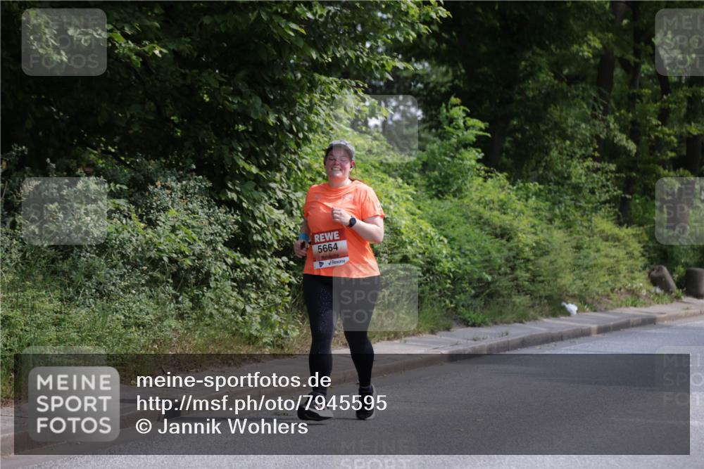15.06.2025 - REWE Women's Run Jannik Wohlers http://msf.ph/oto/7945595 15.06.2025 10:18:43 Laufen 5664 meine-sportfotos.de